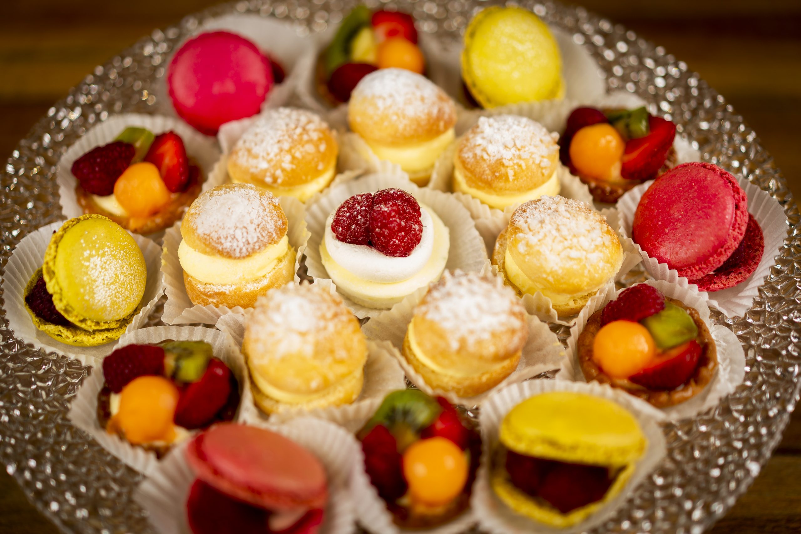 ASSORTIMENT DE GÂTEAUX DE SOIRÉE